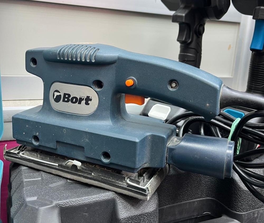 Шлифмашина Bort