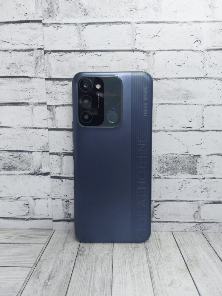 Мобильный телефон Tecno Spark 8c 4/64