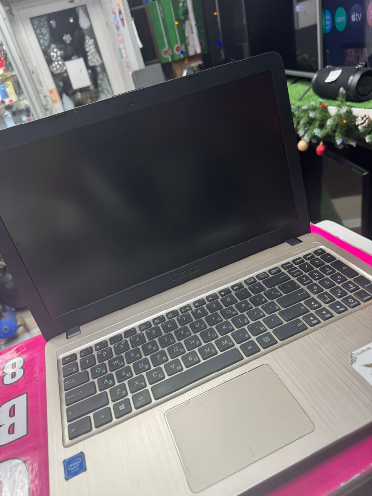 Ноутбук ASUS