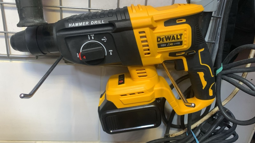 Перфоратор DEWALT