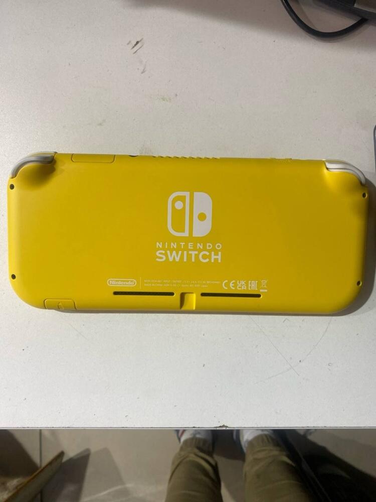 Игровая приставка Nintendo Switch lite 32gb