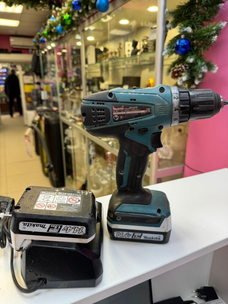 Шуруповерт Makita DF347D