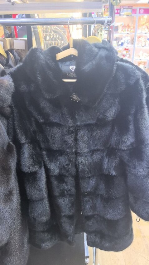Шуба из меха норки 42