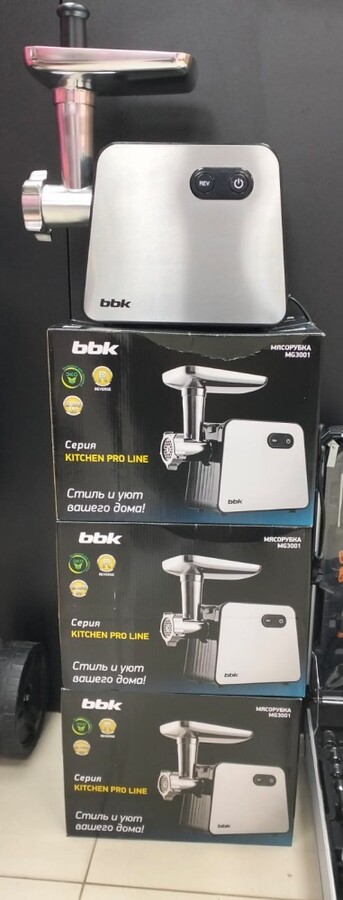 Мясорубка BBK MG3001 мет/черн