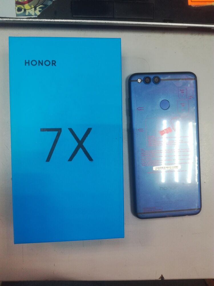 Смартфон Honor 7Х