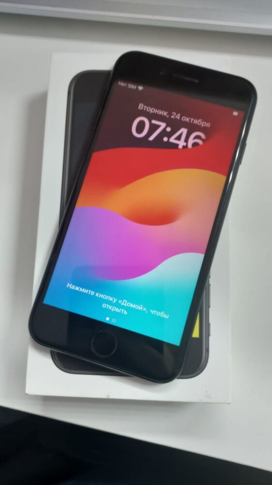 Смартфон iPhone SE 2020 64 Gb 2