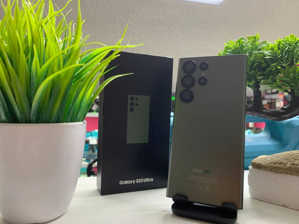 Смартфон Samsung S23 ultra 12/256GB
