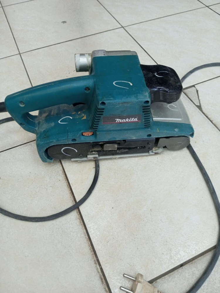 Шлифмашина Makita 9404