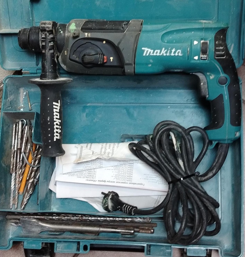 Перфоратор Makita HR 2470 780W