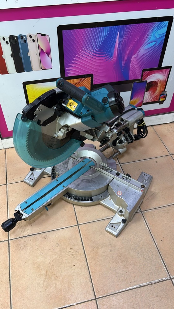 Торцовочная пила Makita LS1216