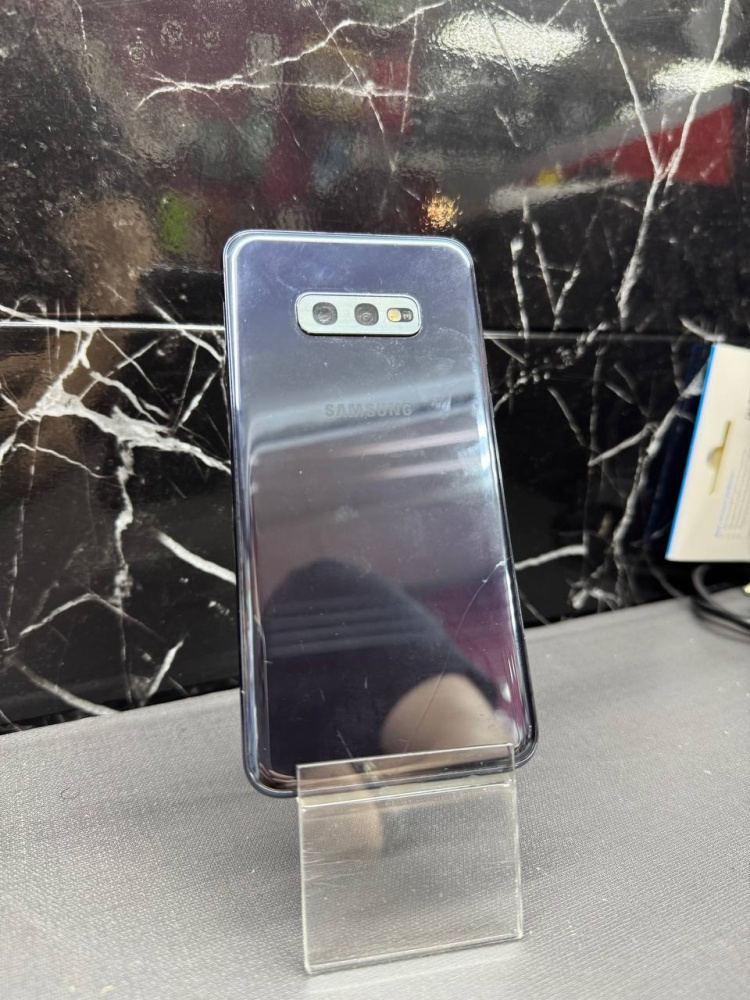 Смартфон Samsung S10E