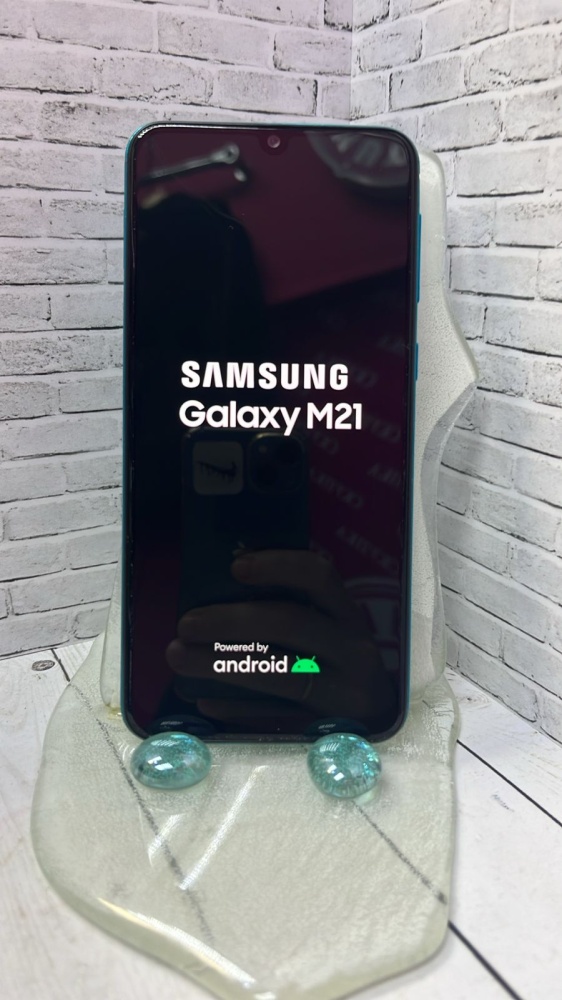 Смартфон Samsung M21 4/64