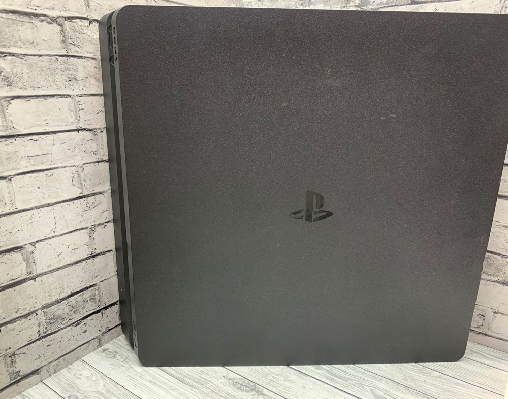 Игровая приставка PS4 500гб