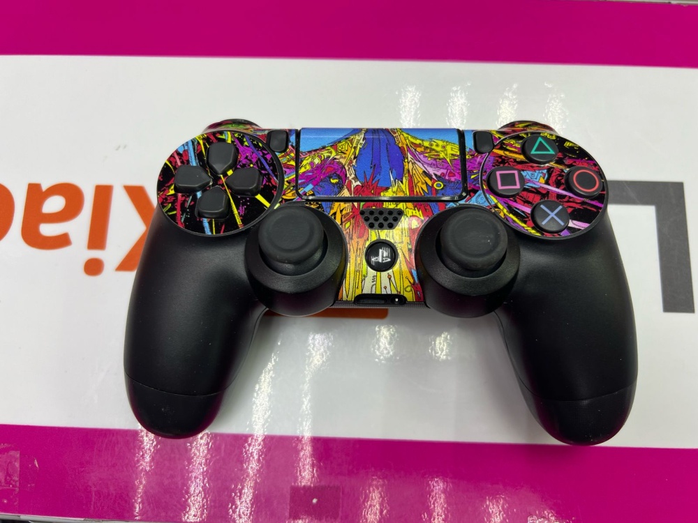 Геймпад Dualshock 4
