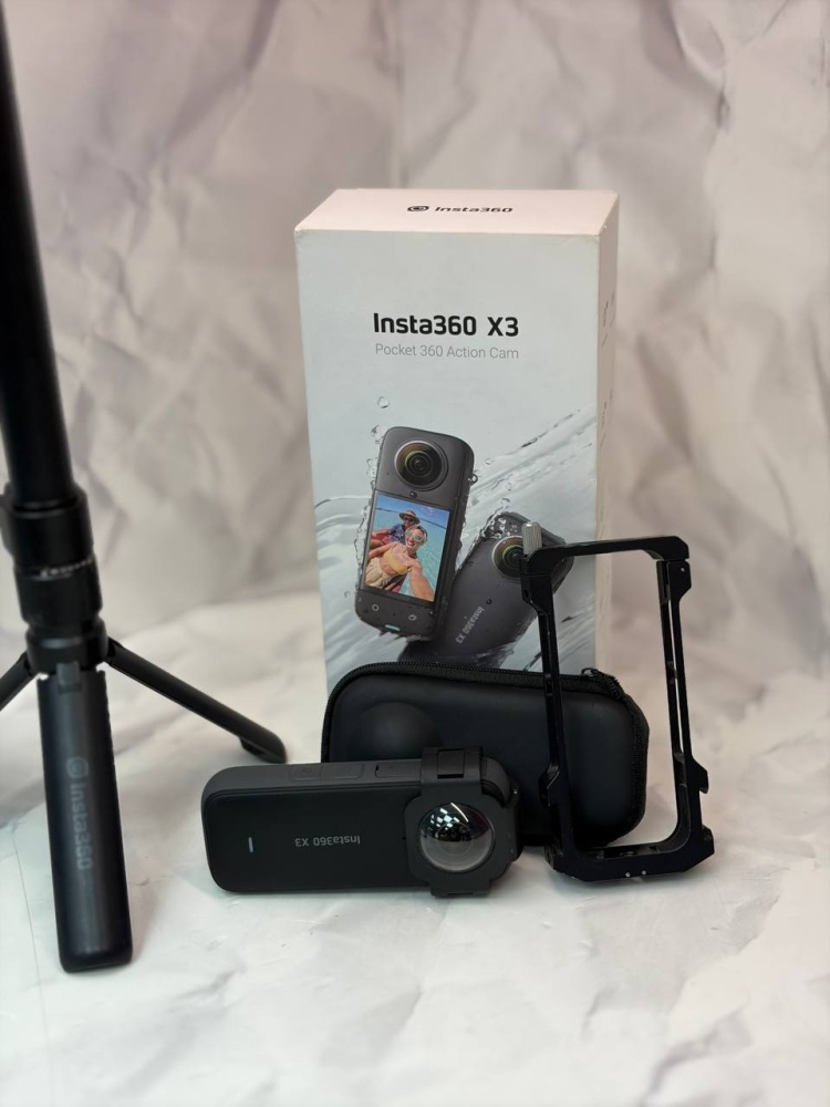 Видеокамера Insta 360 x3