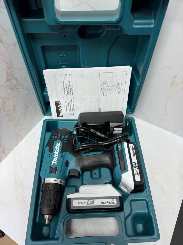 Шуруповерт Makita DF488D002