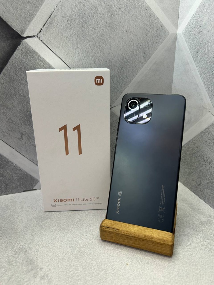 Смартфон Xiaomi MI 11 Lite 8/128