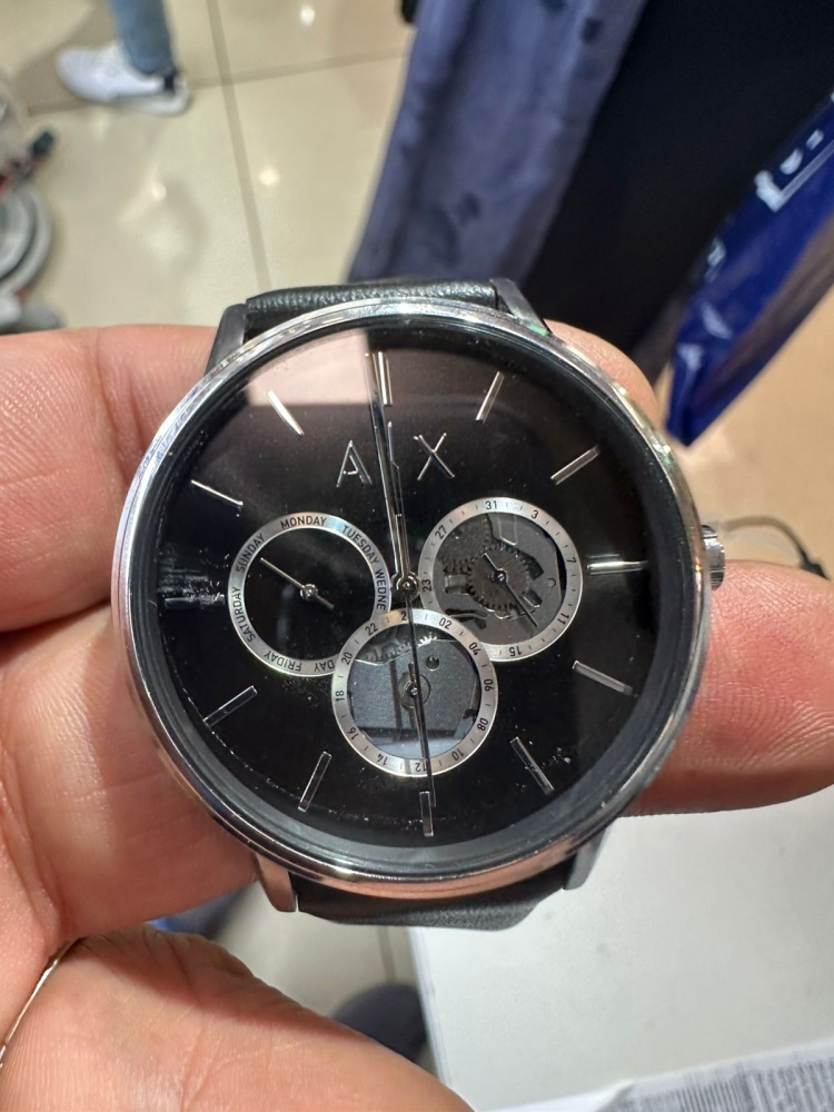 Настольные часы Armani Exchange