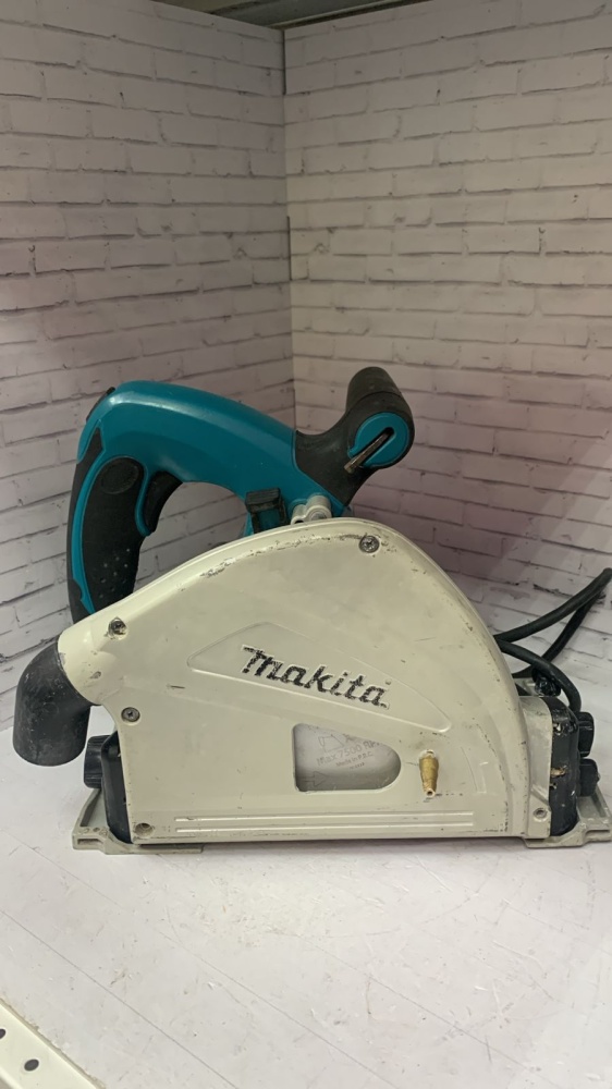 Погружная пила Makita sp6000