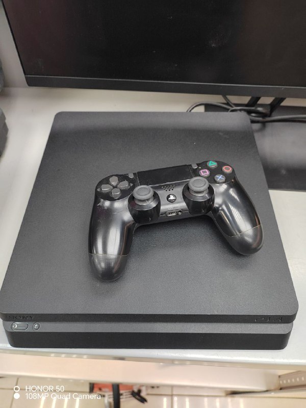 Игровая приставка Sony PlayStation 4 slim