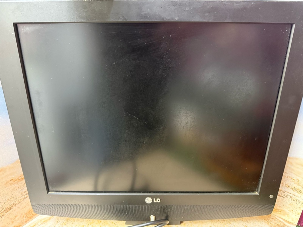 Телевизор LG 20LC1RB