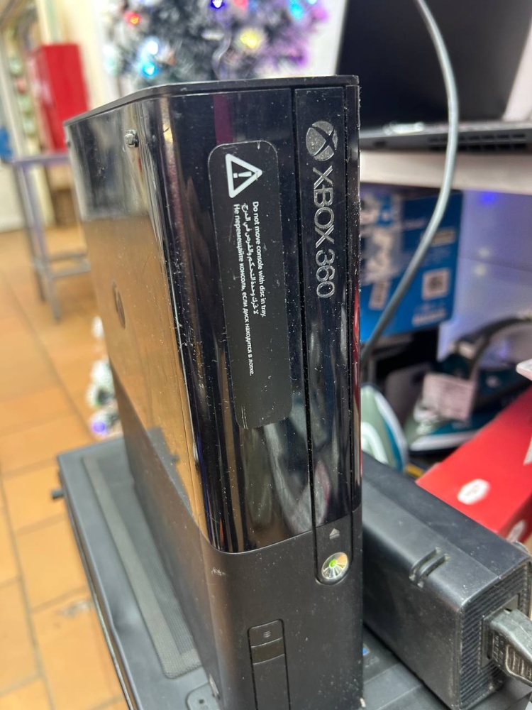 Игровая приставка XBOX 360