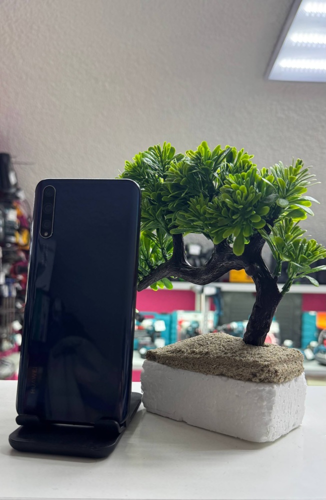 Смартфон Huawei Y8p 4/128