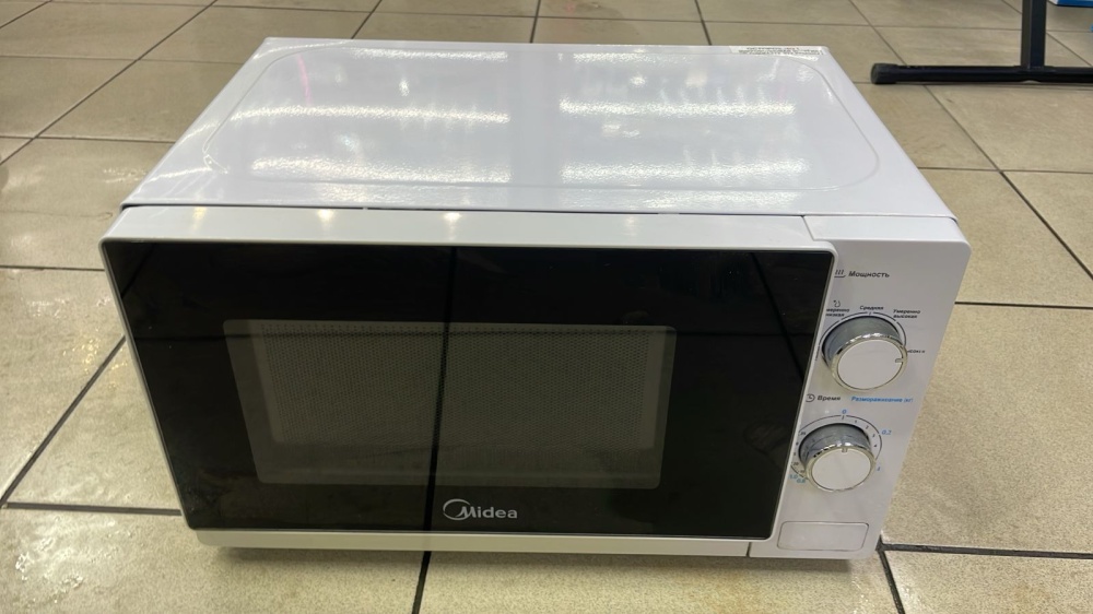 Микроволновая печь Midea mm720c4e-w