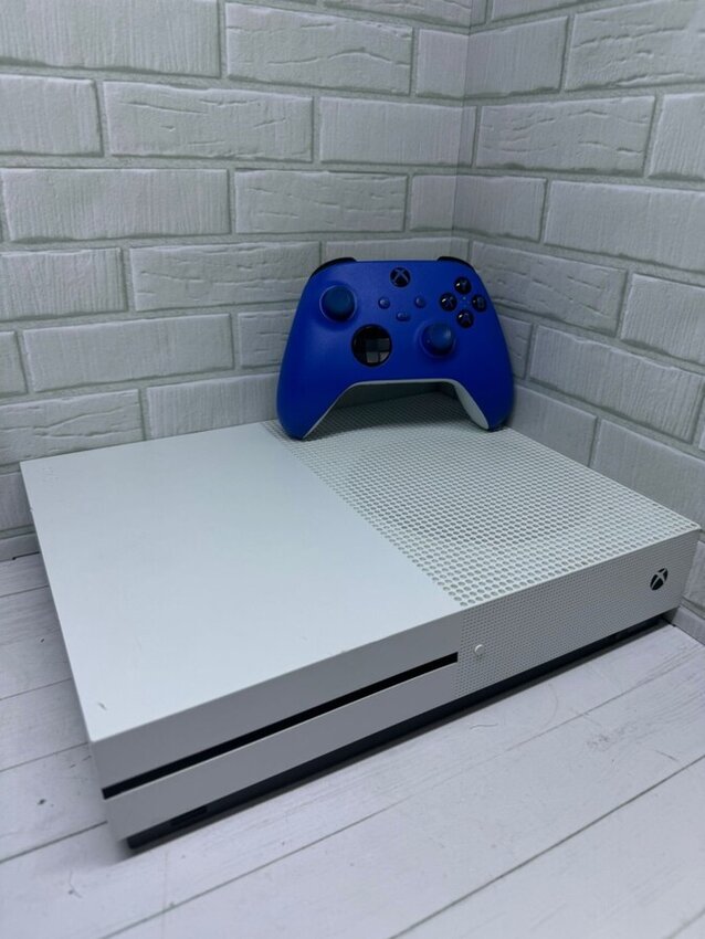 Игровая приставка XBOX ONE S