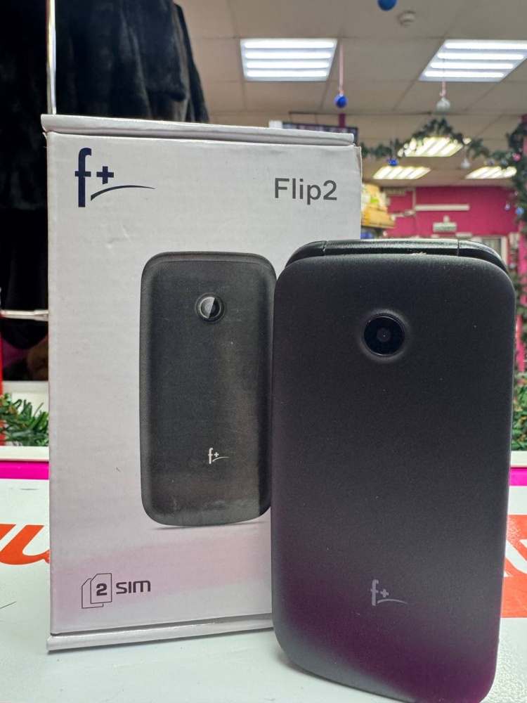 Мобильный телефон Fly Flip