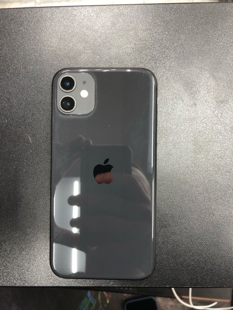 Смартфон iPhone 11 64Gb