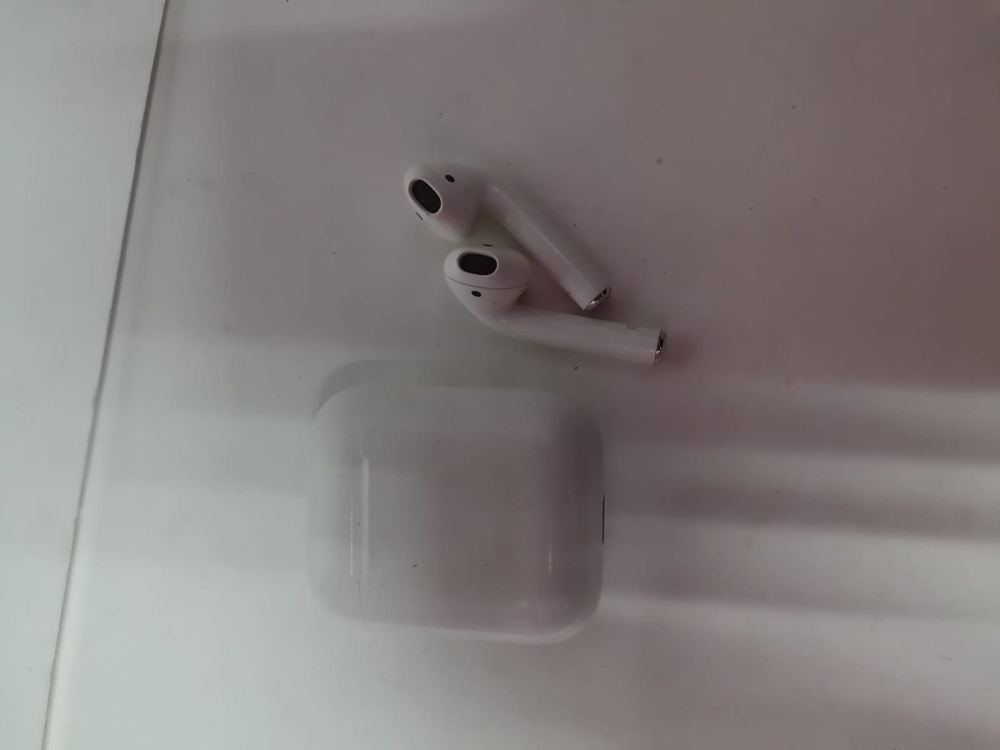 Наушники Airpods