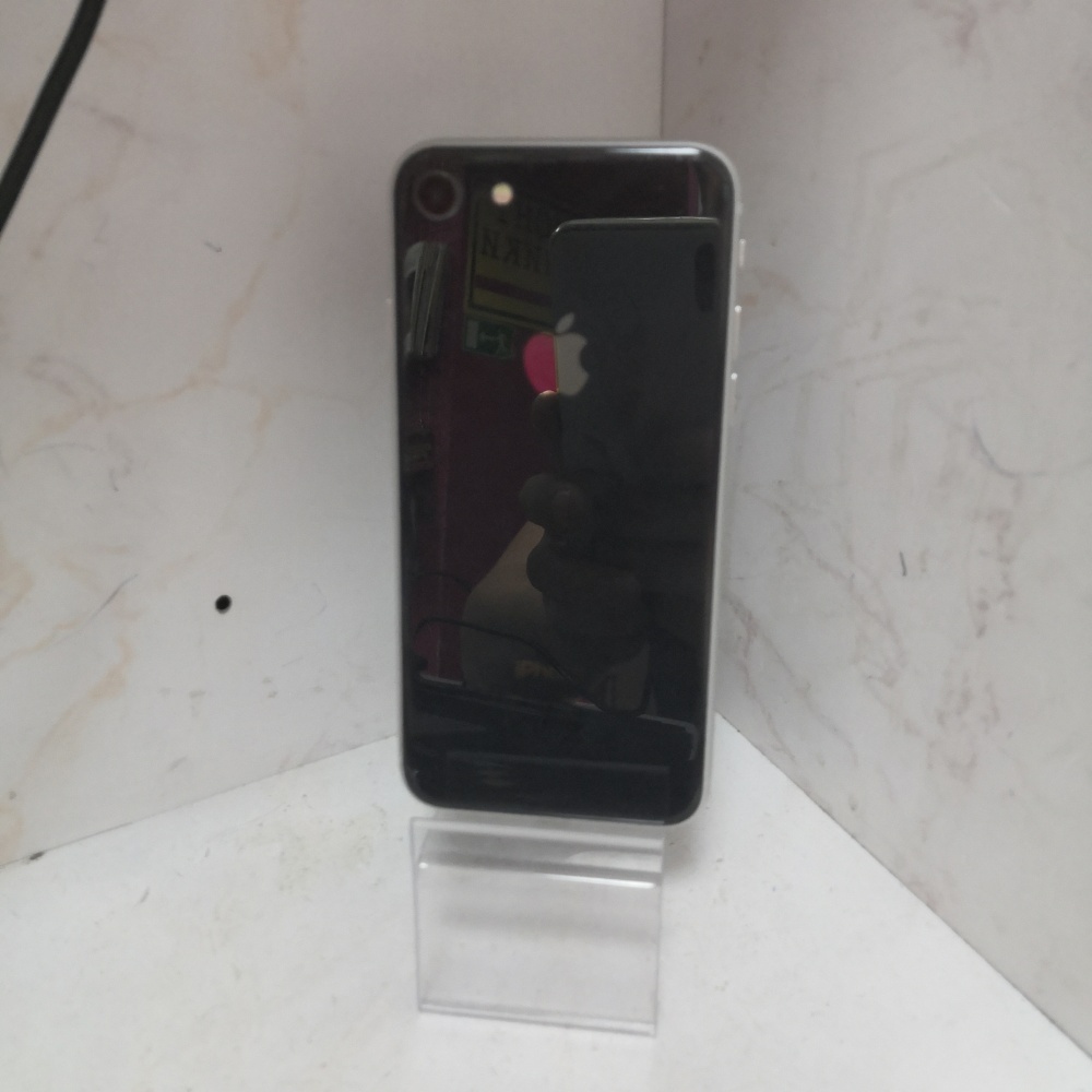 Смартфон iPhone 8 64 Gb