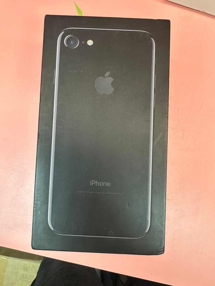 Смартфон iPhone 8 64 Gb