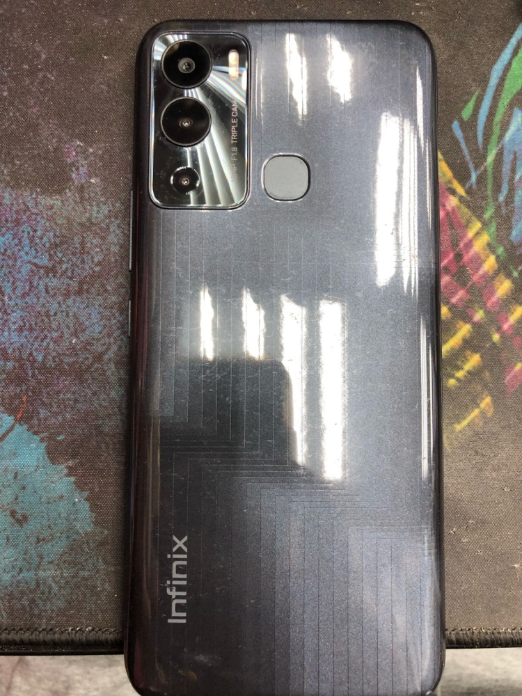 Мобильный телефон Infinix hot 12i 4/64
