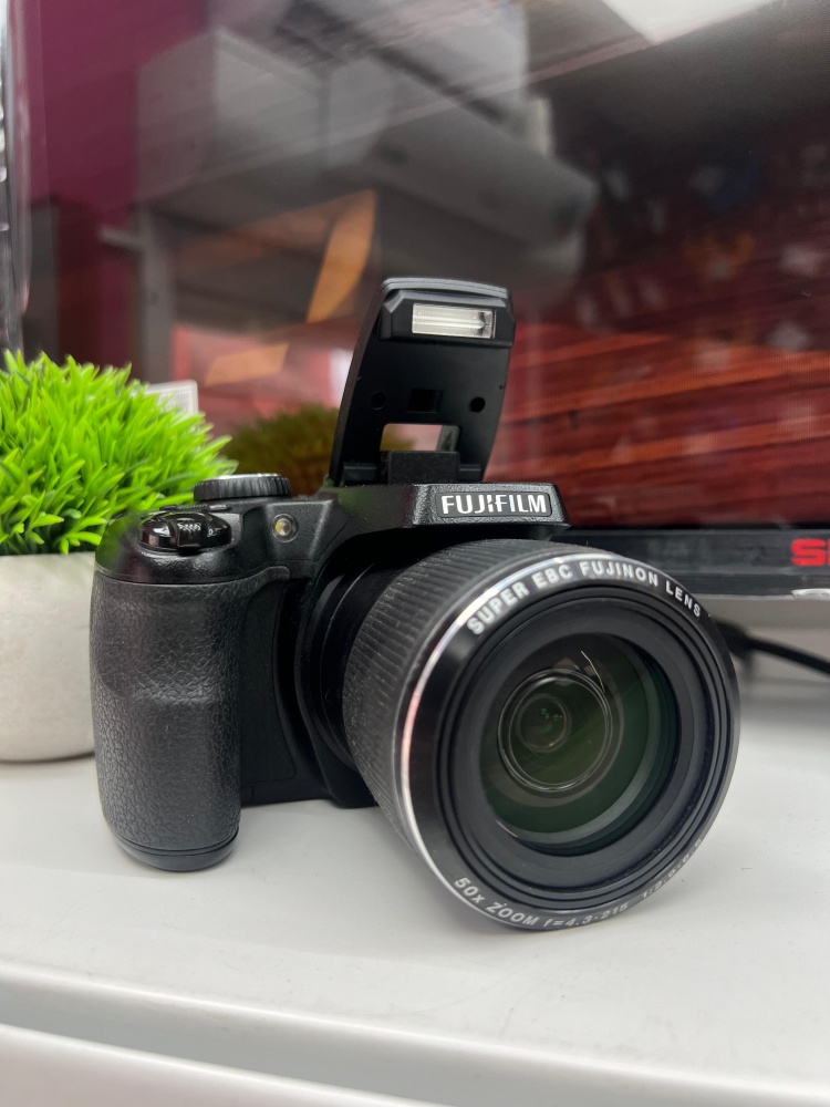 Фотоаппарат Fujifilm FinePix S9800