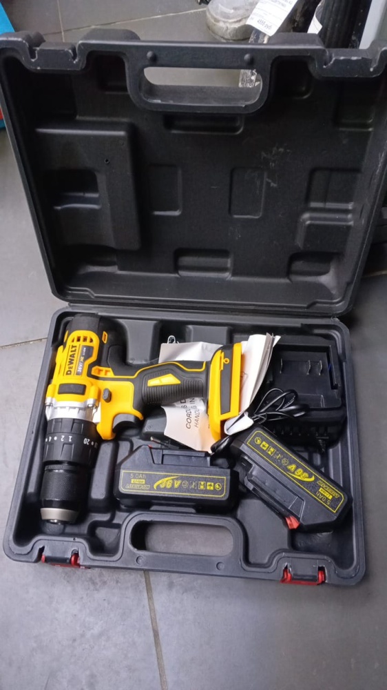 Шуруповерт DEWALT