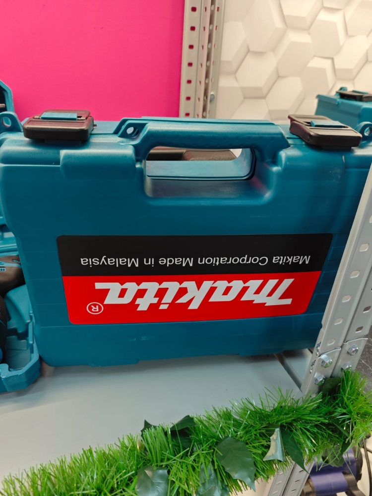 Шуруповерт Makita