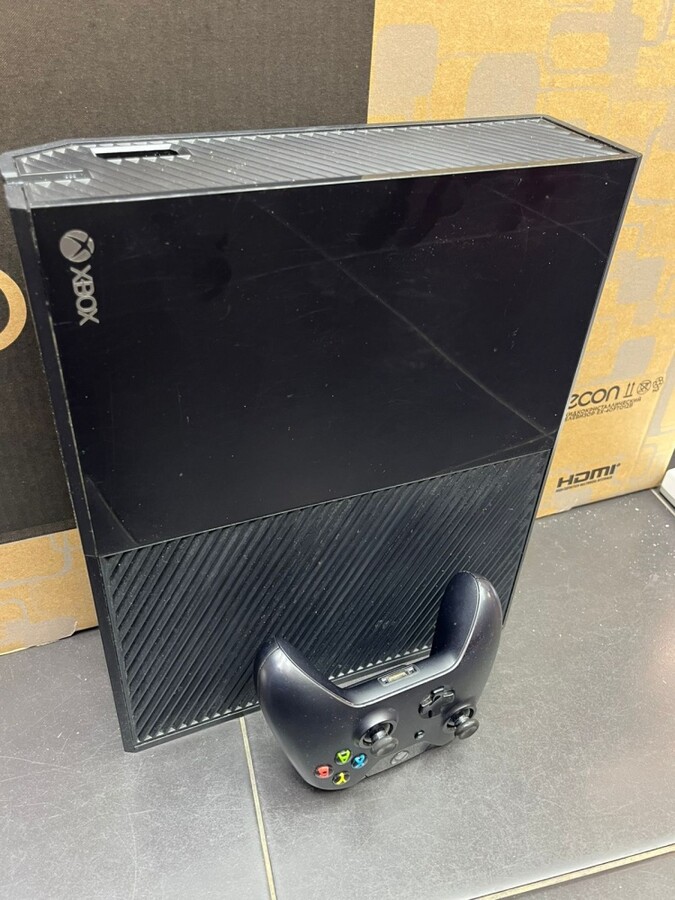 Игровая приставка XBOX ONE 500Гб