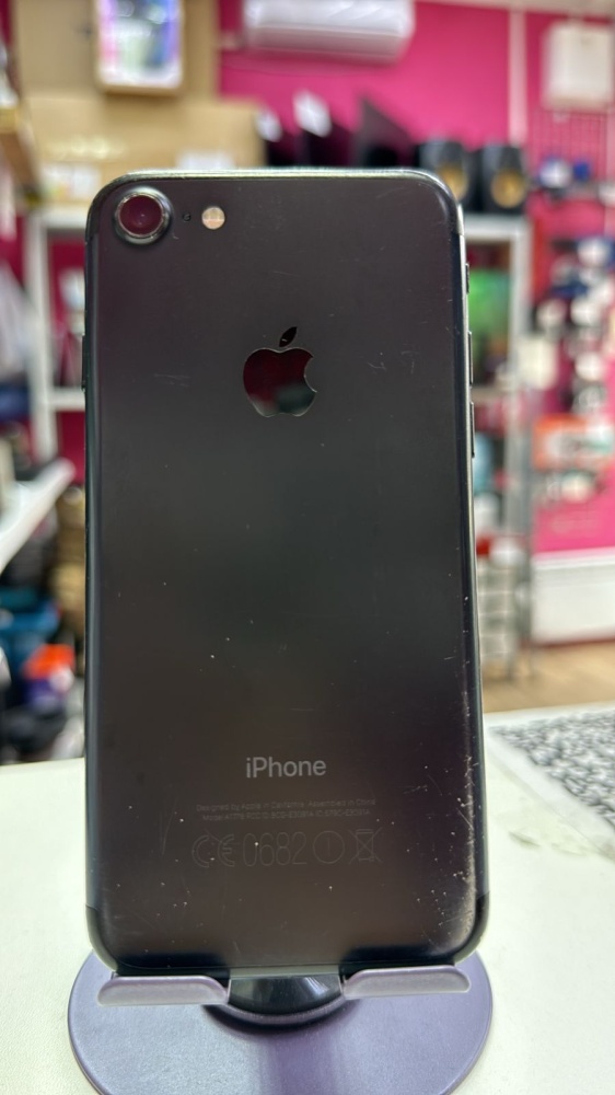 Смартфон iPhone 7 32Gb