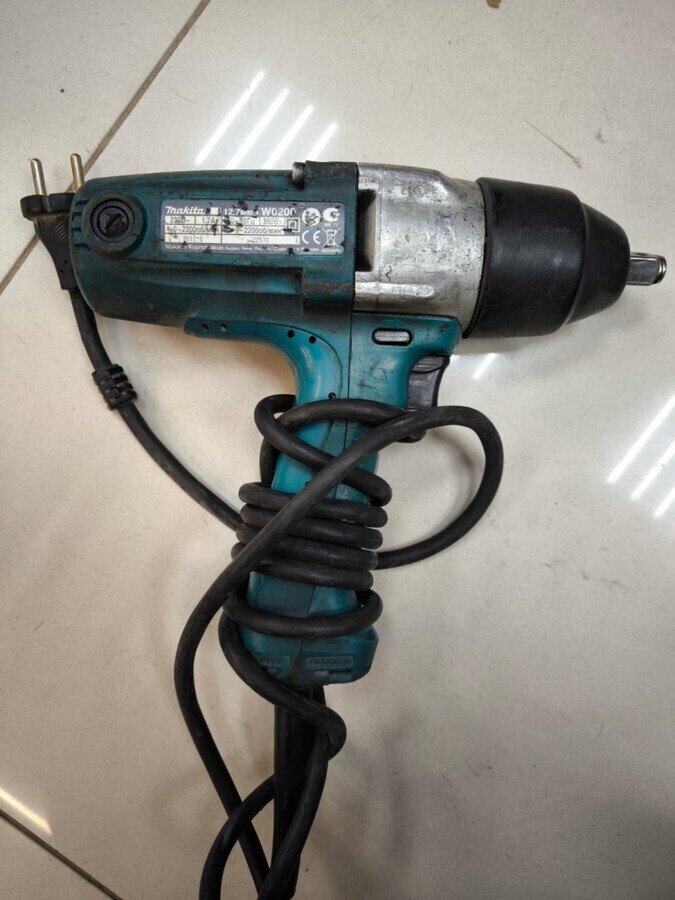 Гайковерт Makita TW02200