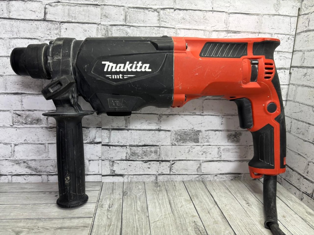 Перфоратор Makita M8701
