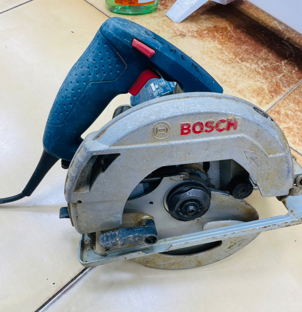 Циркулярная пила  Bosch 165 prof