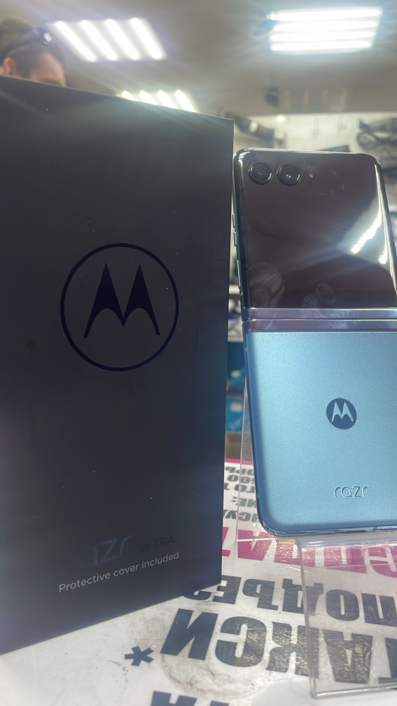 Мобильный телефон Motorola Razr 40 Ultra