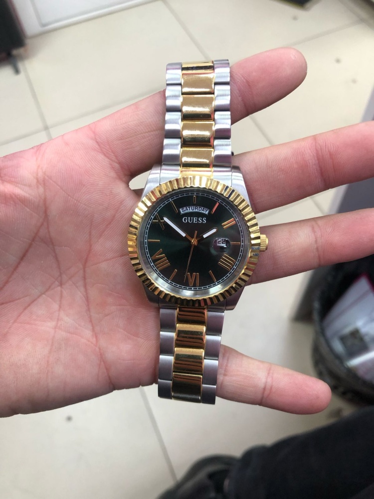 Часы Guess