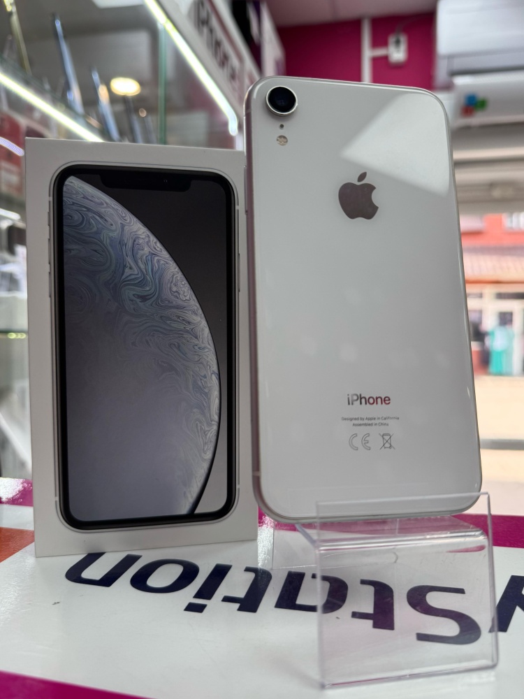Смартфон iPhone XR 64 Gb White