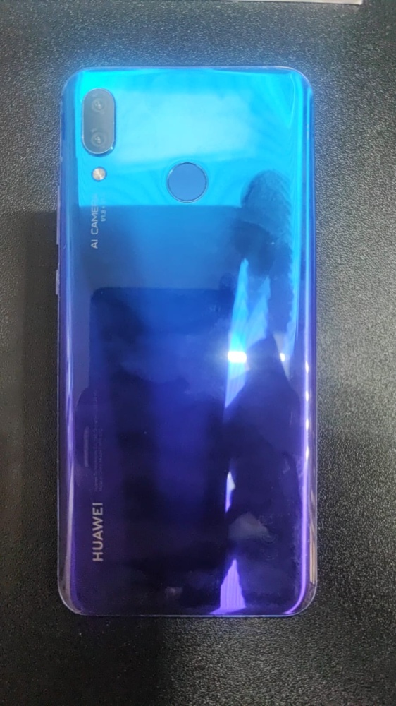 Смартфон Huawei Nova 3