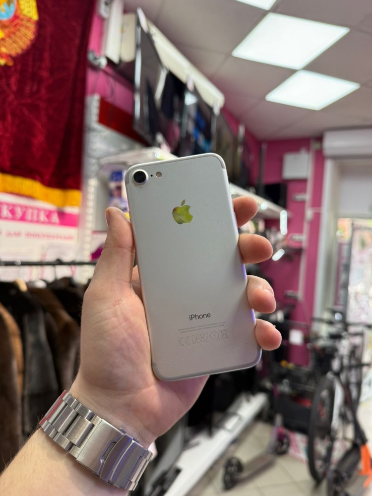 Смартфон iPhone 7 128Gb