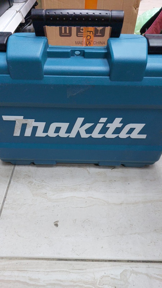 Дрель-шуруповерт Makita 18v