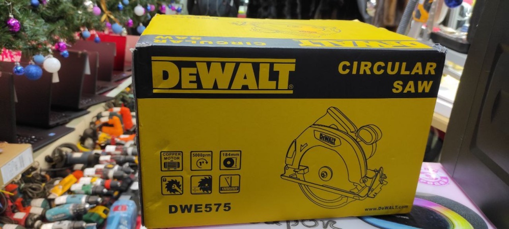 Дисковая пила Dewalt dwe575